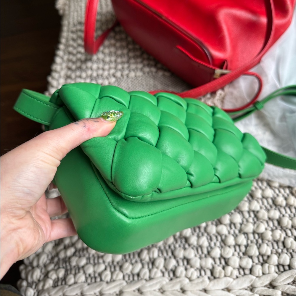 JW PEI Green Quilted Puffy Crossbody Bag - Picture 14 of 15